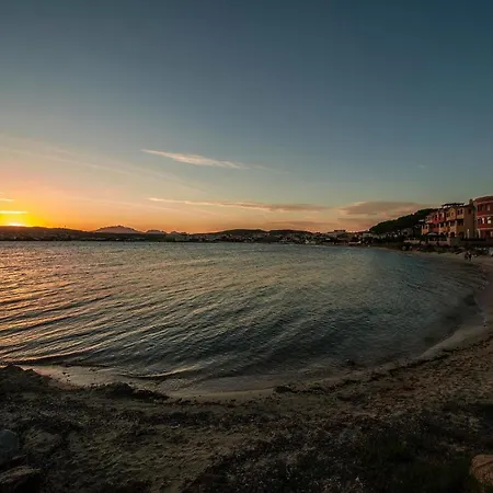 Trilo 6 Giardino Apartment Golfo Aranci